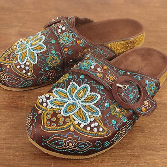 ISO Rampage Lotus shoes, any color - Picture 2 of 2